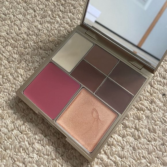 Stila Sculpt & Glow - Contouring & Highlighting Palette - Picture 12 of 13